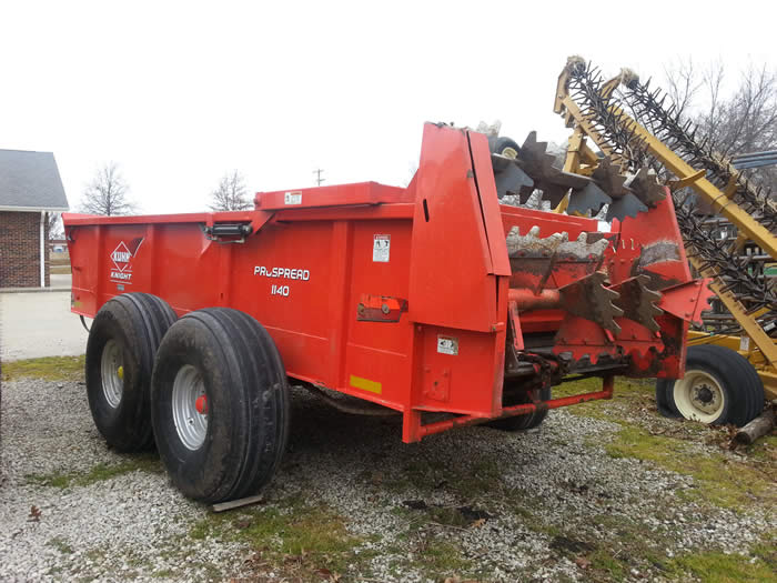 Knight 1140 Manure Spreader Knight 1140 Manure Spreader