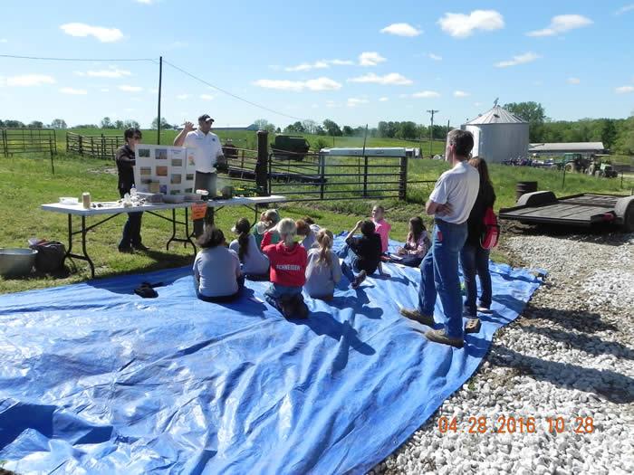 Kids learning at Glosemeyer Farm